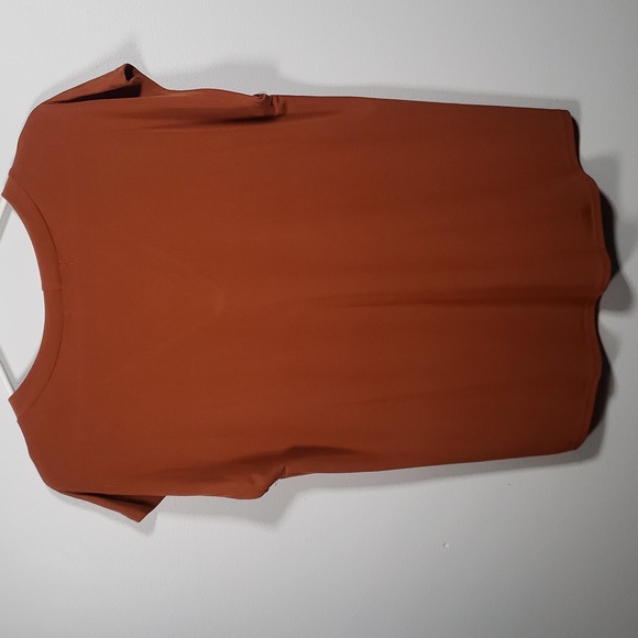 🤎GREEN ENVELOPE CASUAL TEE IN BROWN  SIZE LARGE 🤎 - Picture 6 of 10